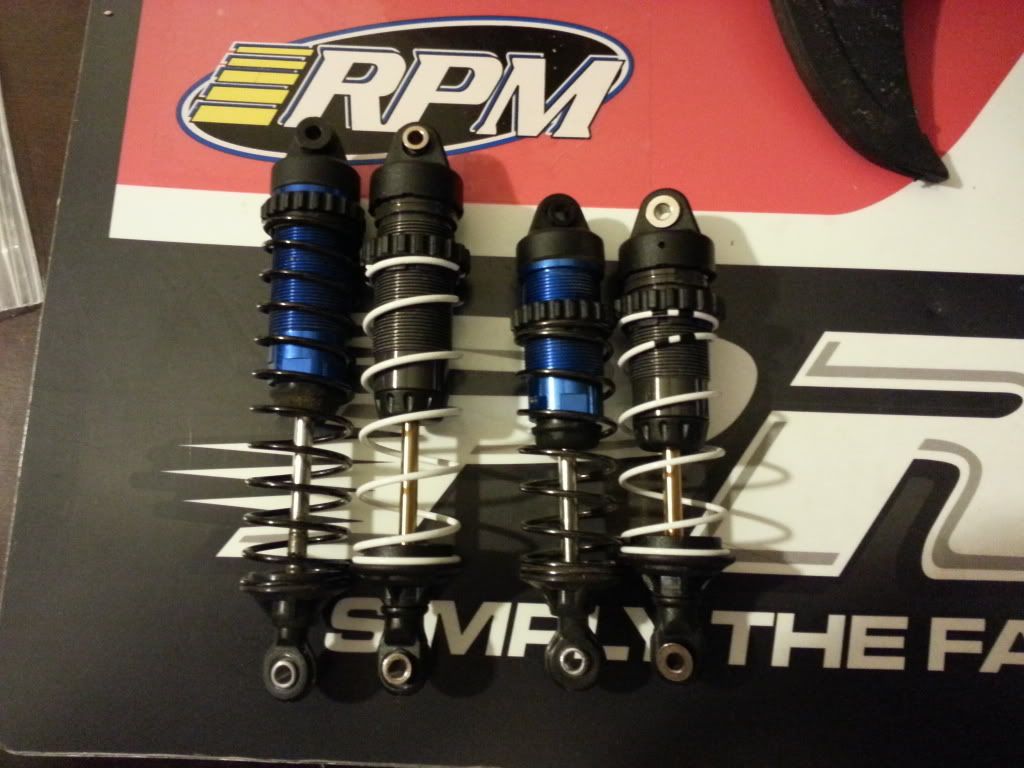 TRAXXAS GTR shocks VS LOSI SCTE shocks